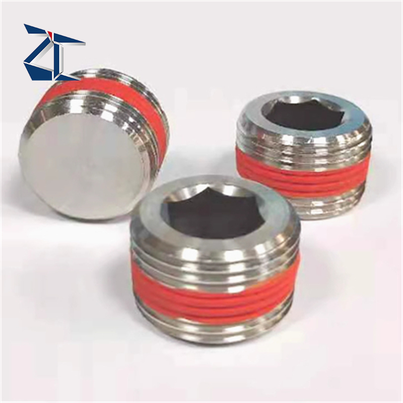 El paso de encargo profesional emperna la cabeza baja escalonada del tornillo de hombro del zócalo del hex.